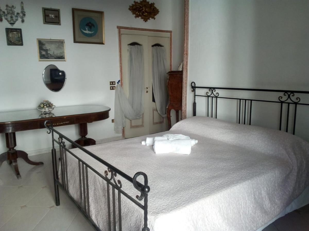 Gran Relais De Charme A.Rosbenmar Bed & Breakfast เนเปิลส์ ภายนอก รูปภาพ